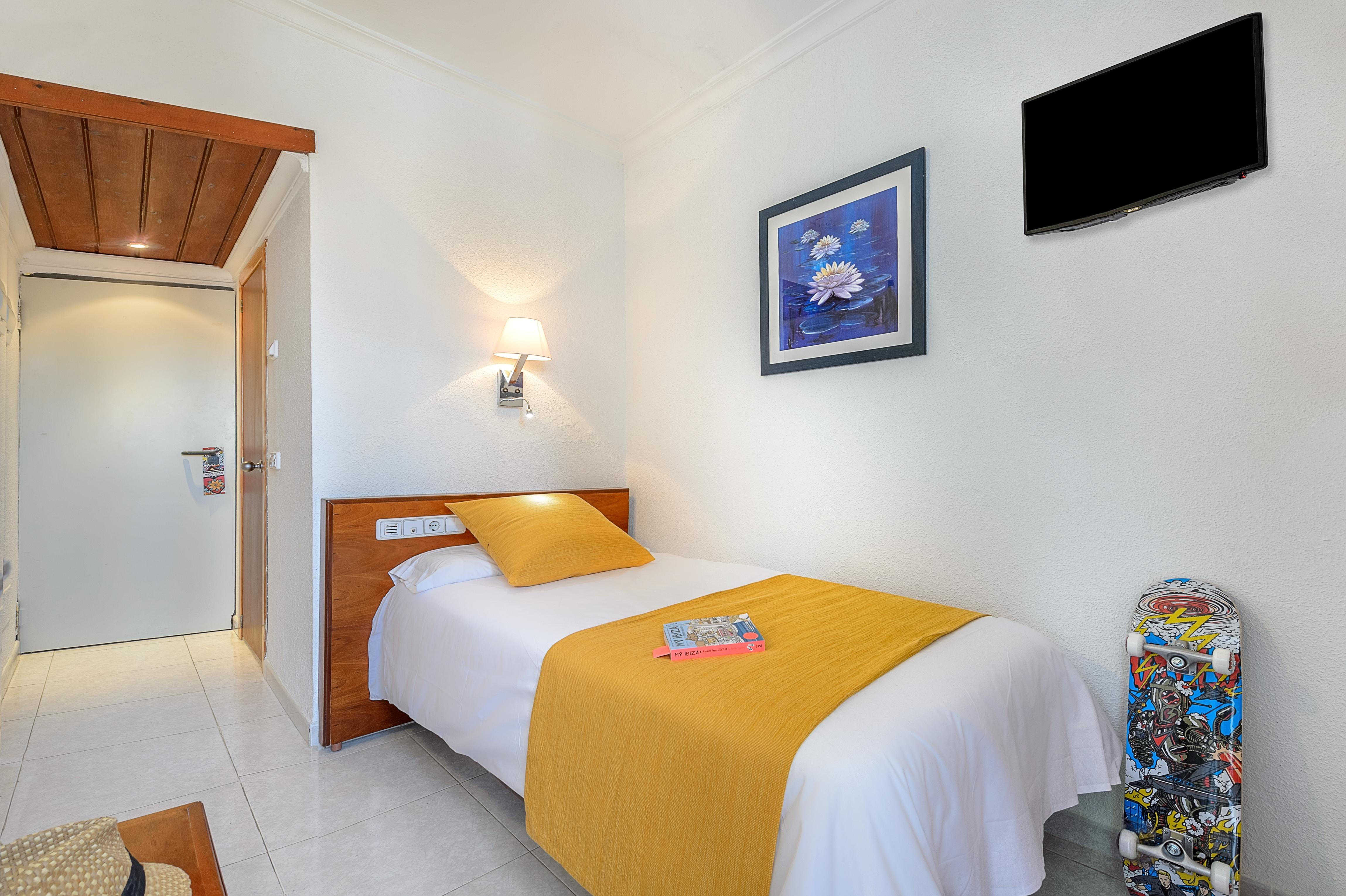Aparthotel Vibra Bay San Antonio  Exterior photo