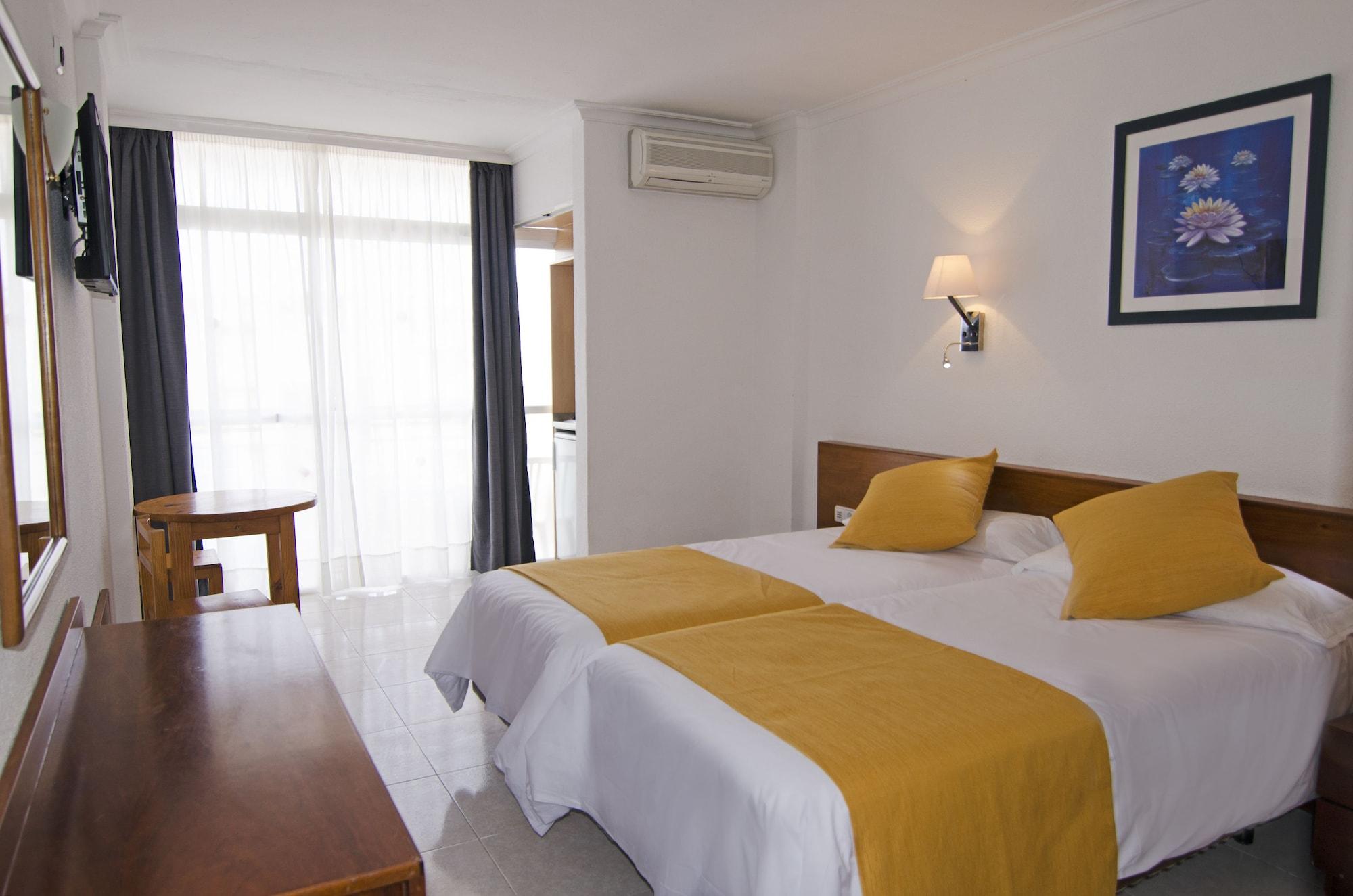 Aparthotel Vibra Bay San Antonio  Exterior photo
