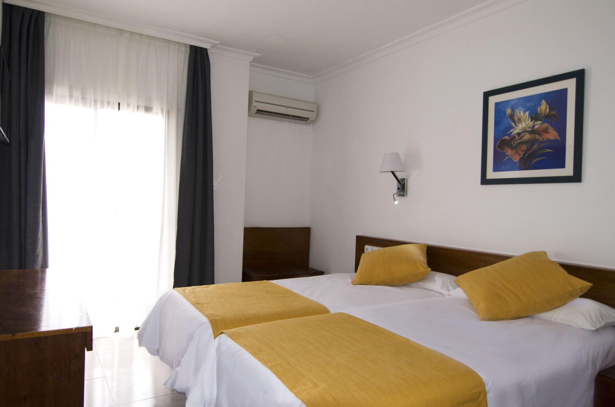 Aparthotel Vibra Bay San Antonio  Exterior photo
